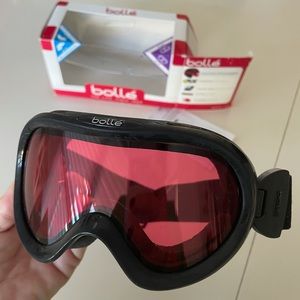 bolli goggles / fits over glasses, adjustable